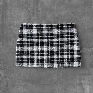 Chic Black and White Plaid Mini Skirt